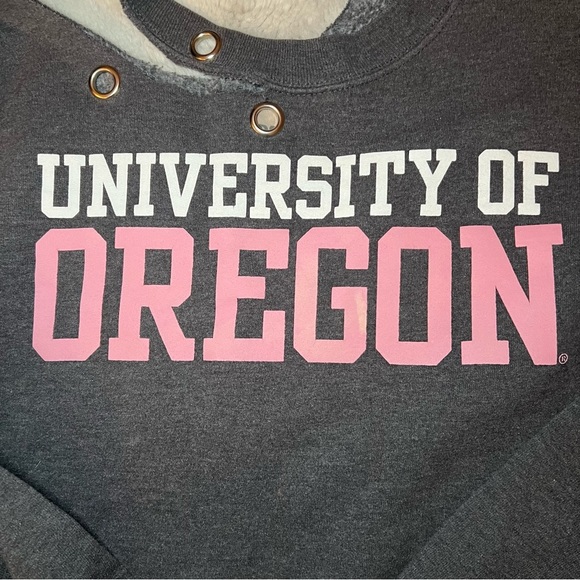 LF Furst Of A Kind University Of Oregon Cropped Grey & Pink Cutoff Sweatshirt - Picture 6 of 9
